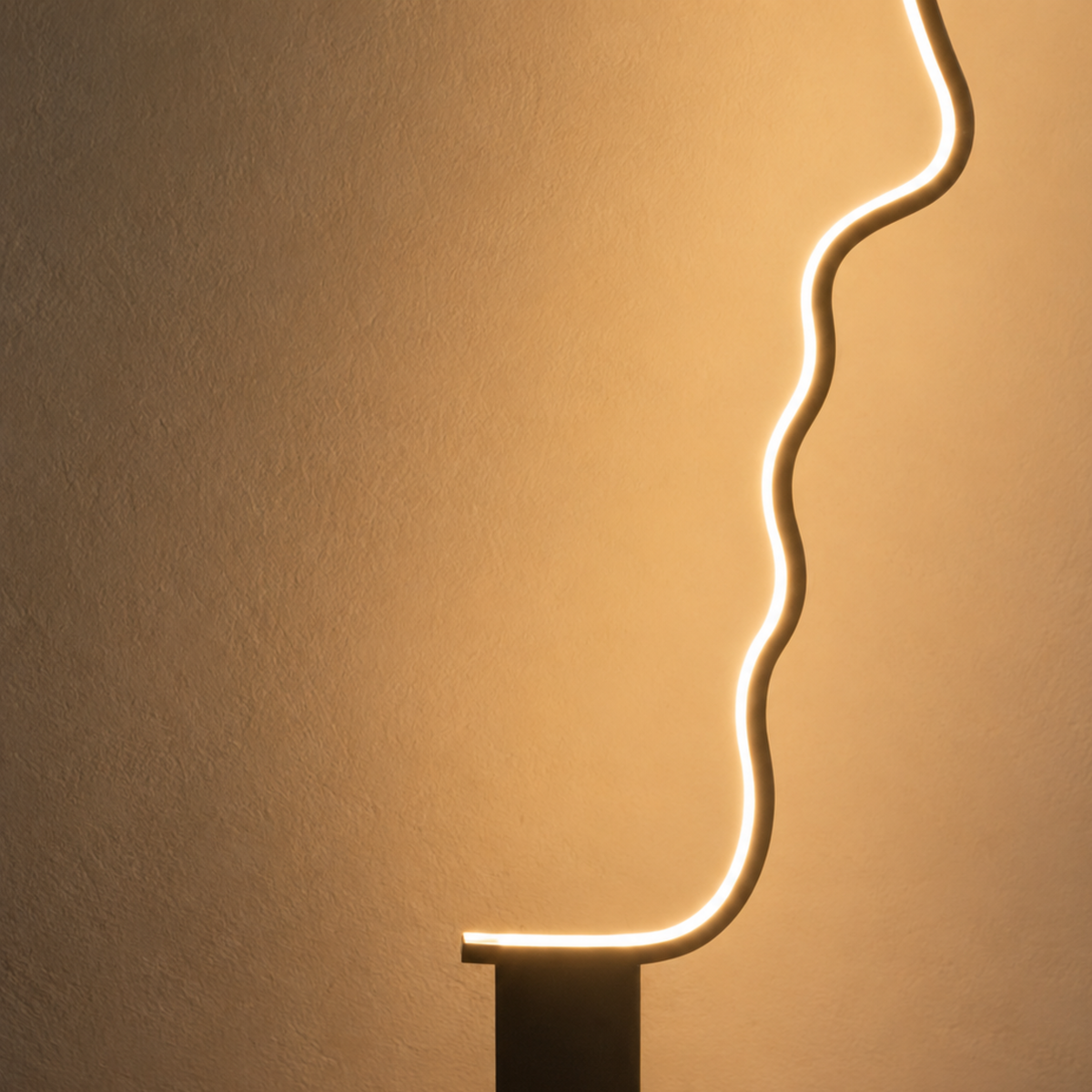 Minimalistische Indoor-Gesichts-Stehlampe