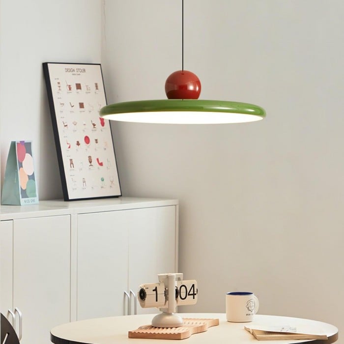 Glas Pendelleuchte im Bauhaus Stil