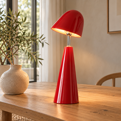 Moderne Kabellose Tischlampe mit Kegelschirm