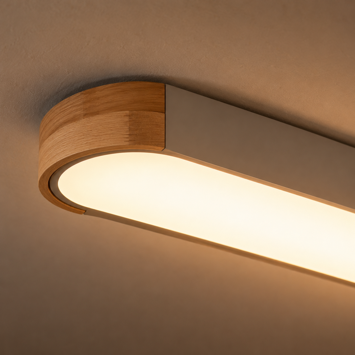 Skandinavische LED Deckenleuchte mit gummierter Holzoptik