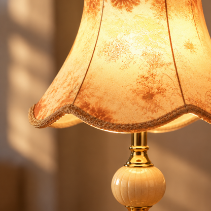 Skandinavische Vintage Tischlampe mit Stoffschirm