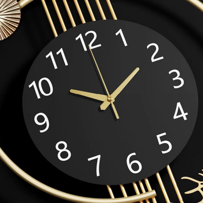 Wohnzimmer Goldene Wanduhr