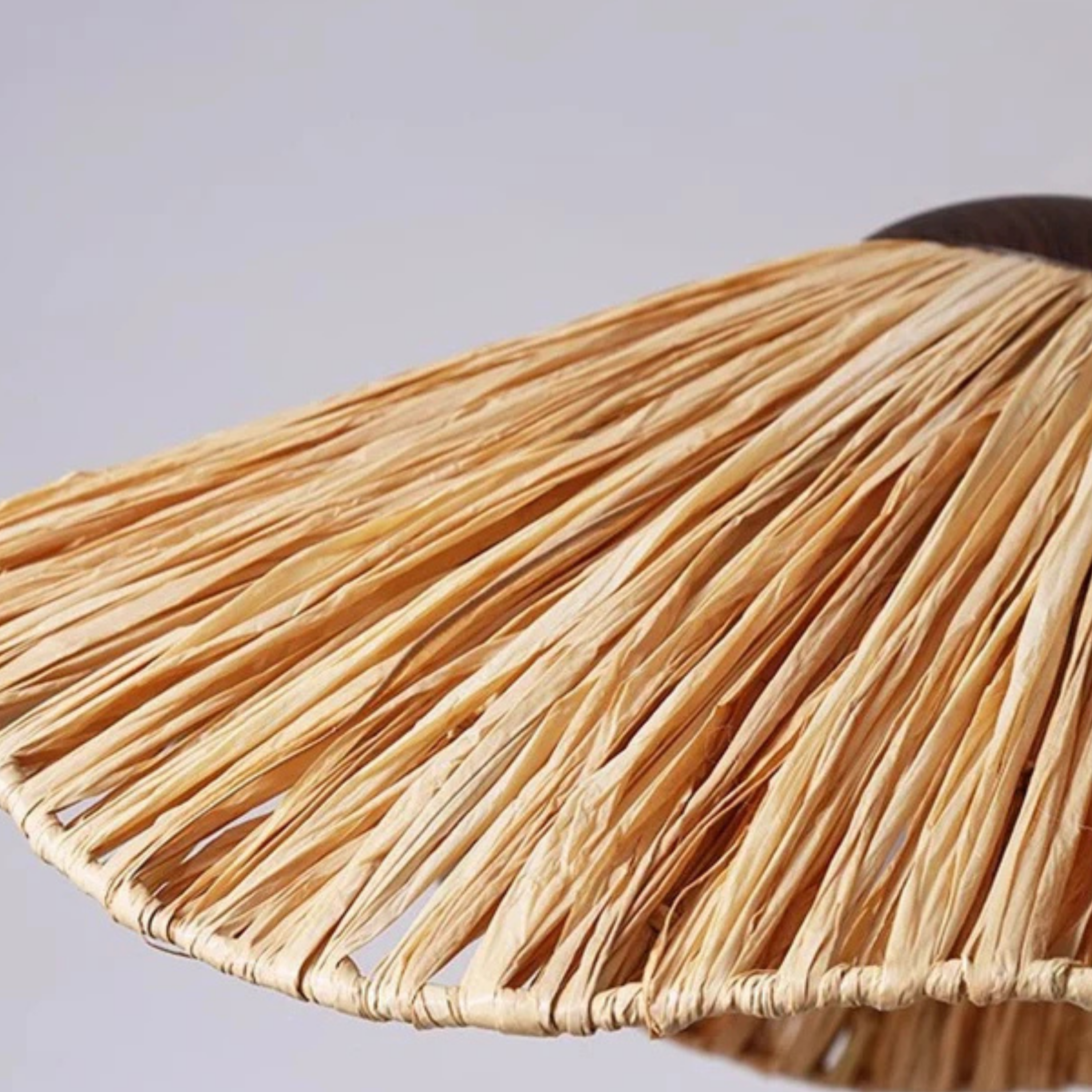 Chinesische Rattan Pendelleuchte im Strohhut Design
