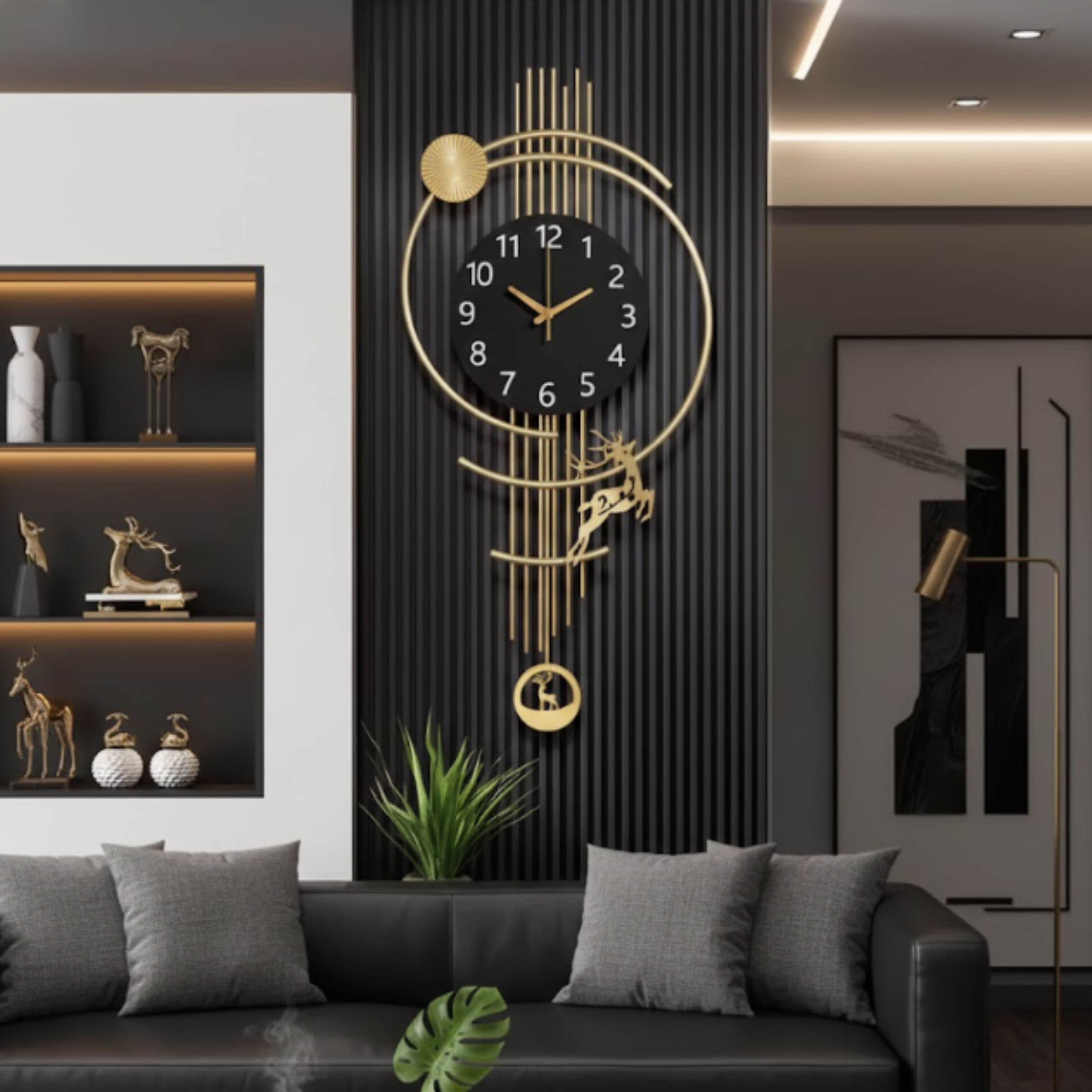 Analoge Wanduhr in Gold mit Pendel